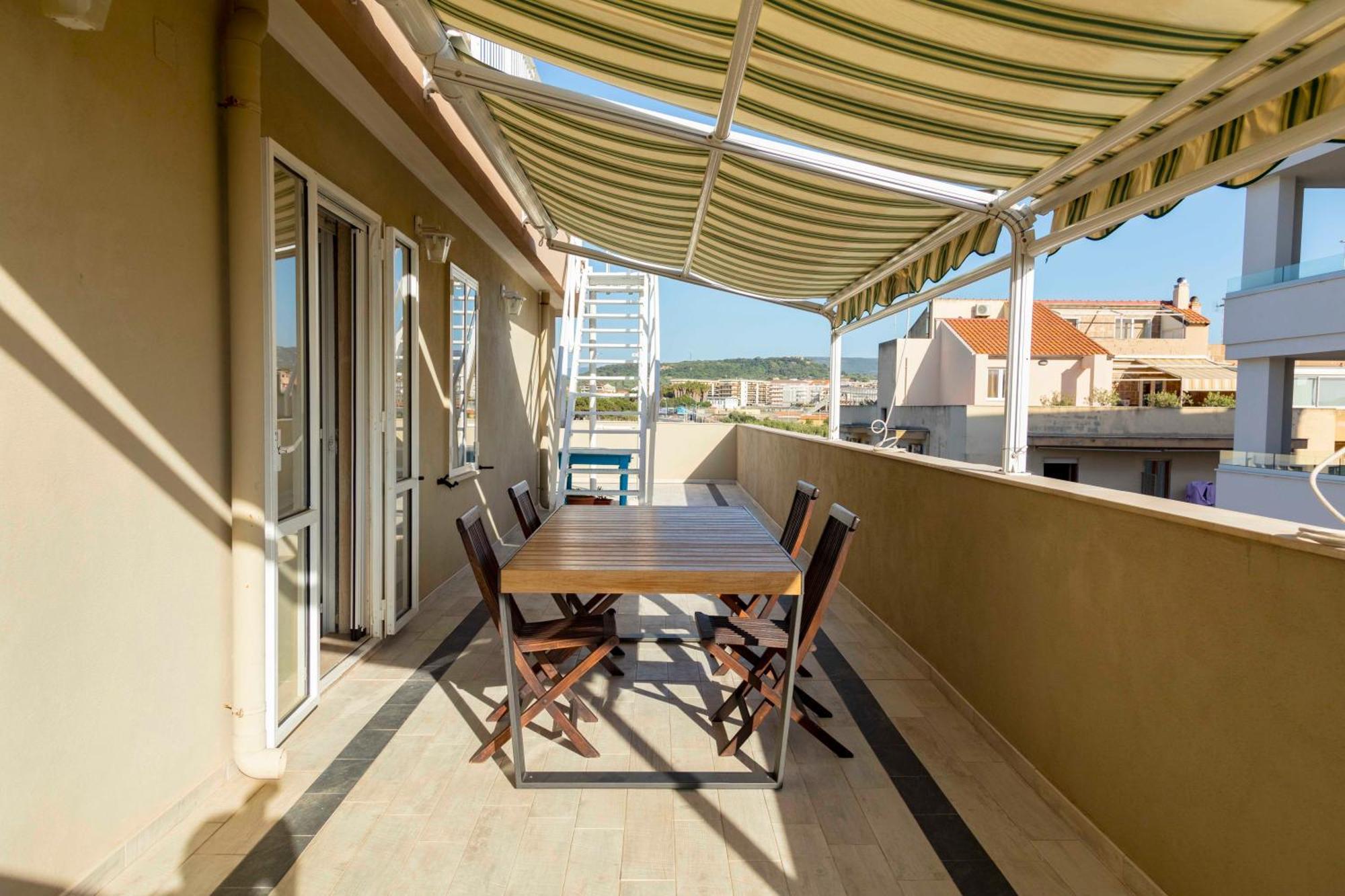 Apartment Lovealghero Stanze In Attico Vista Mare Alghero